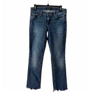Lucky Brand Mid Rise Sweet features a classic straight silhouette  Size 4 EUC